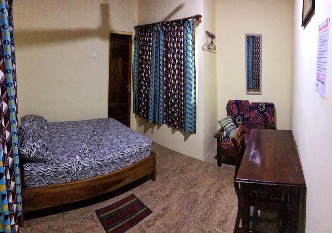 Ampeni Twitter Paradise المظهر الخارجي الصورة